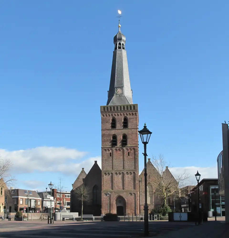 Oude Kerk en plein in het centrum van Barneveld