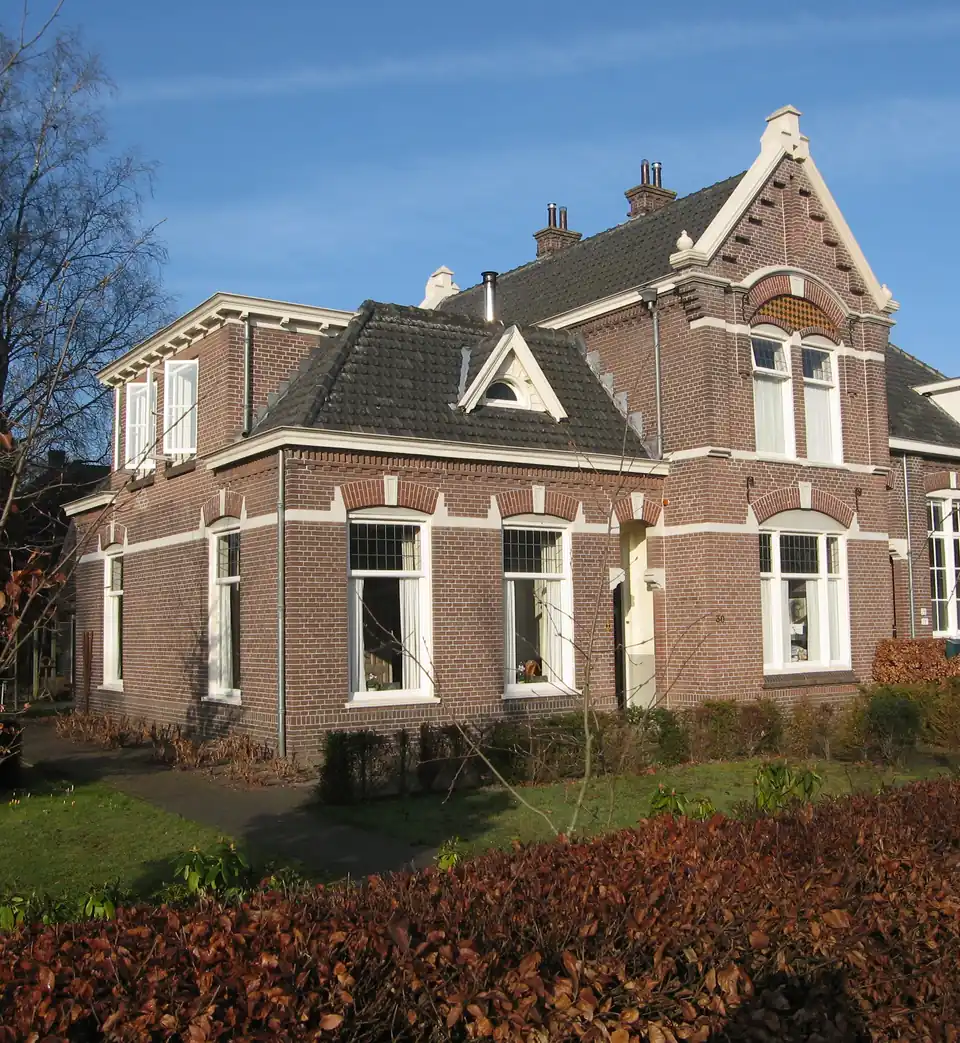 Historisch schoolgebouw aan de Stationslaan in Nunspeet