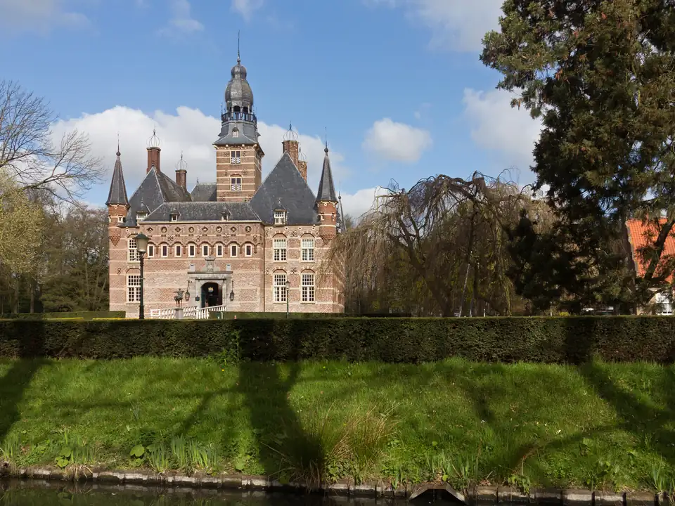Kasteel Wijchen achter de gracht