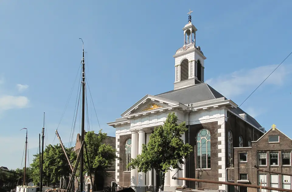 De Johannes de Doperkerk aan het water in Schiedam