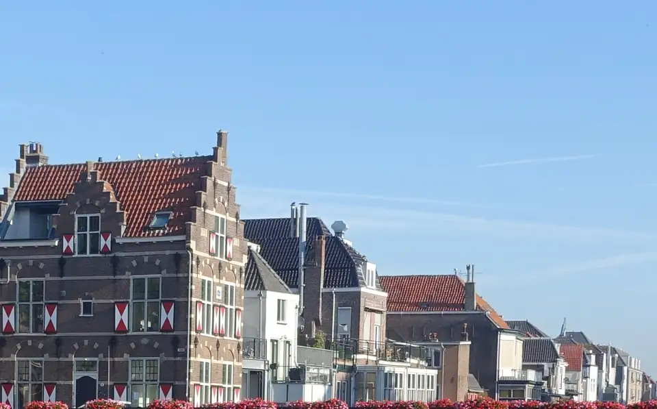 Historische gevels bij de haven in Gorinchem